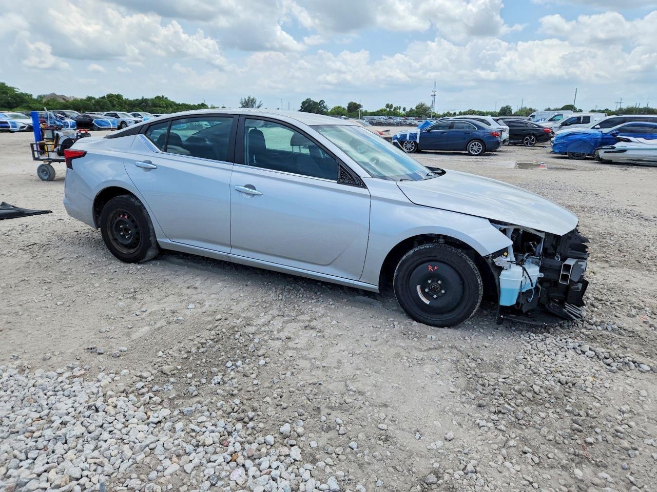 2025 NISSAN ALTIMA SV — снимка 4