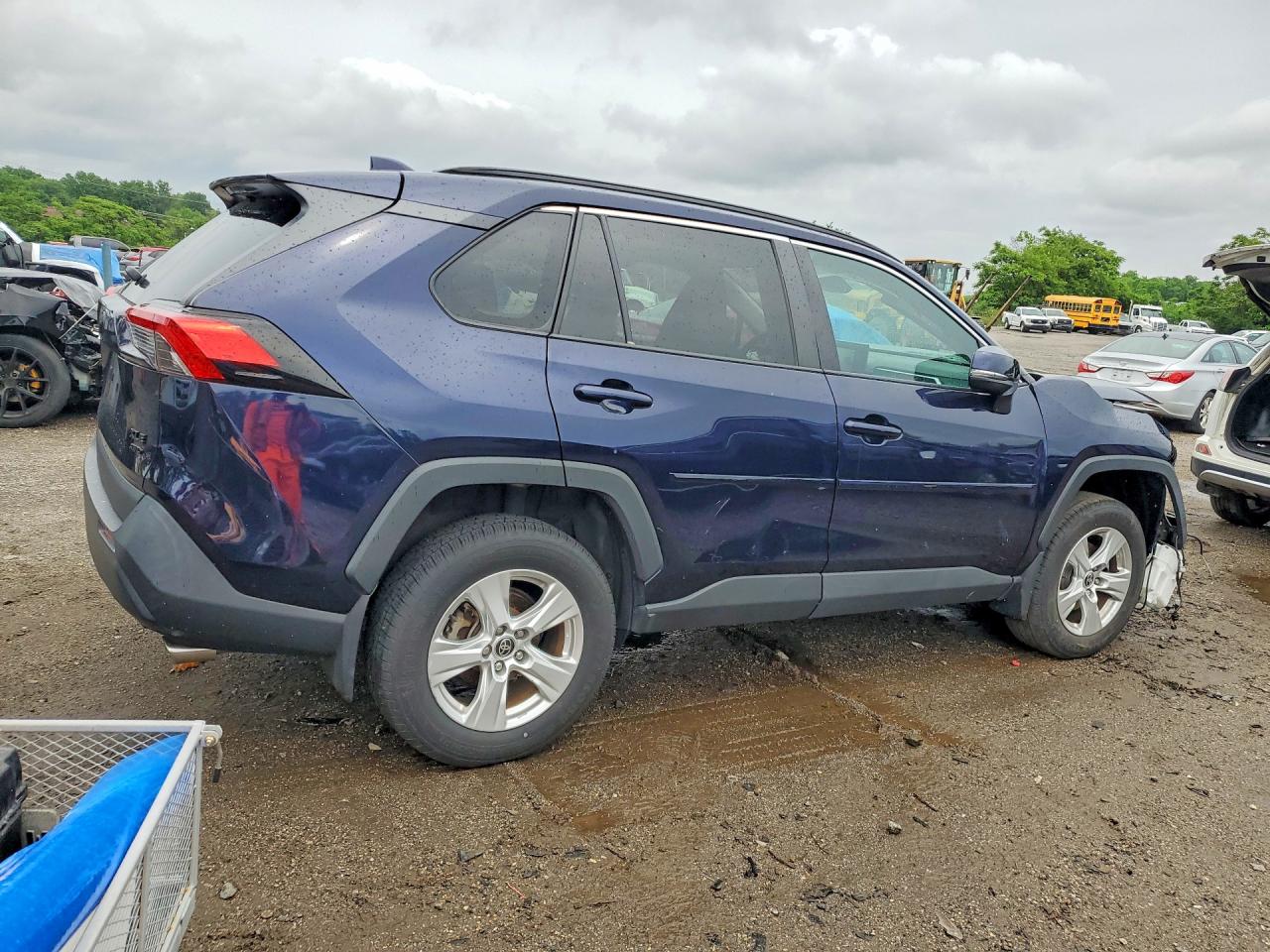 2021 TOYOTA RAV4 XLE — снимка 3
