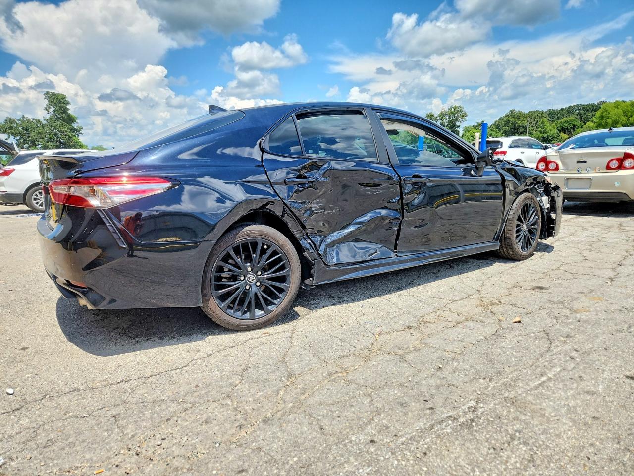 2019 TOYOTA CAMRY SE — снимка 3