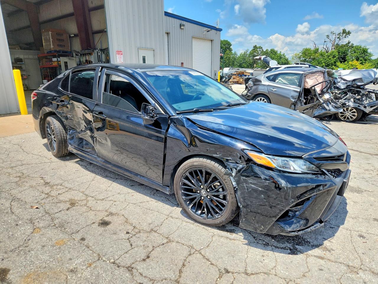2019 TOYOTA CAMRY SE — снимка 4