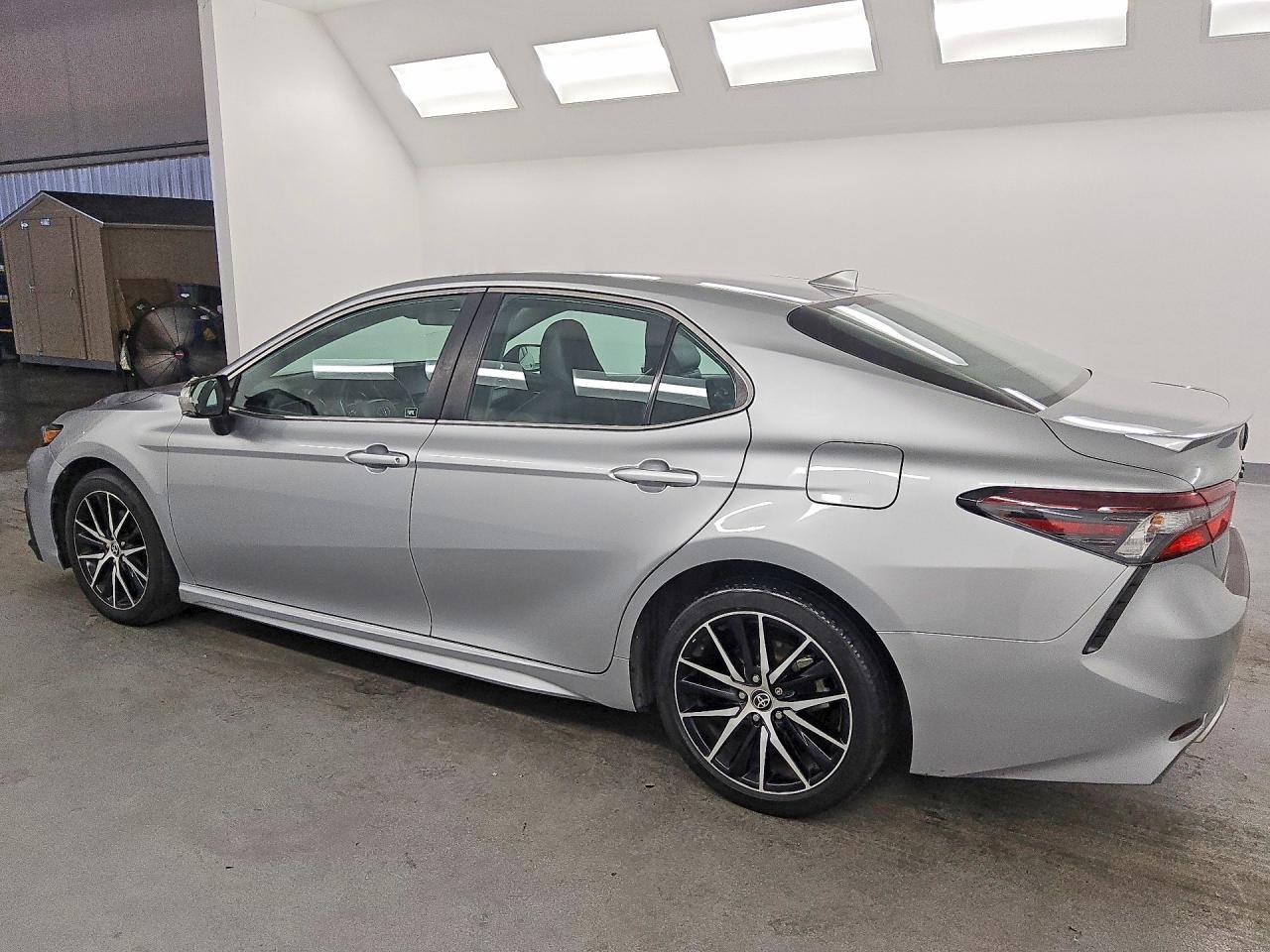 2023 TOYOTA CAMRY SE — снимка 2