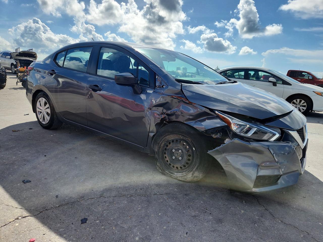 2021 NISSAN VERSA S — снимка 4