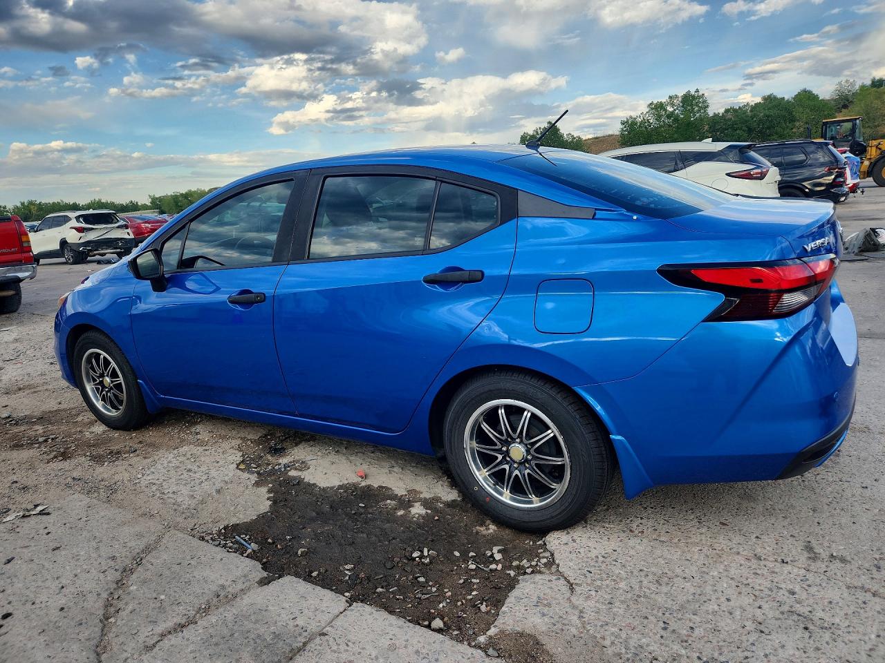 2020 NISSAN VERSA S — снимка 2