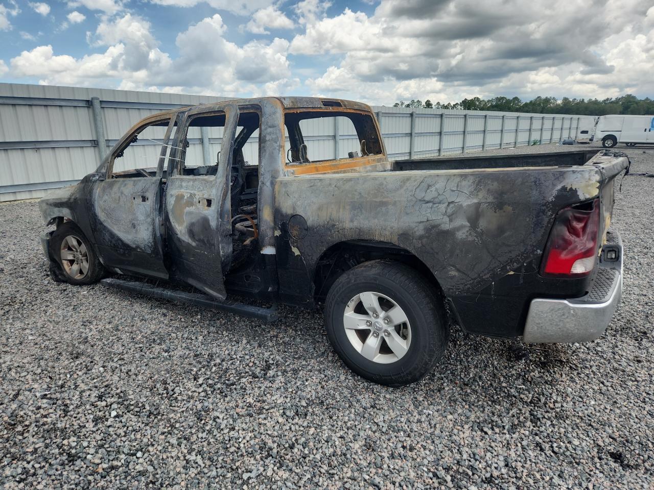 2022 RAM 1500 CLASSIC TRADESMAN — снимка 2