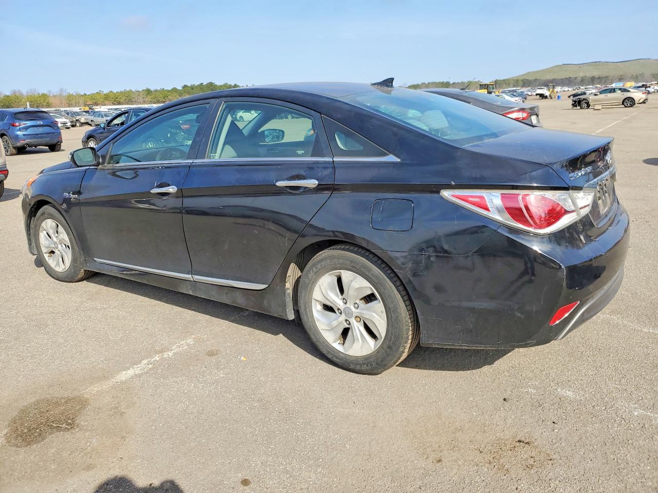 2015 HYUNDAI SONATA HYBRID BASE — снимка 2