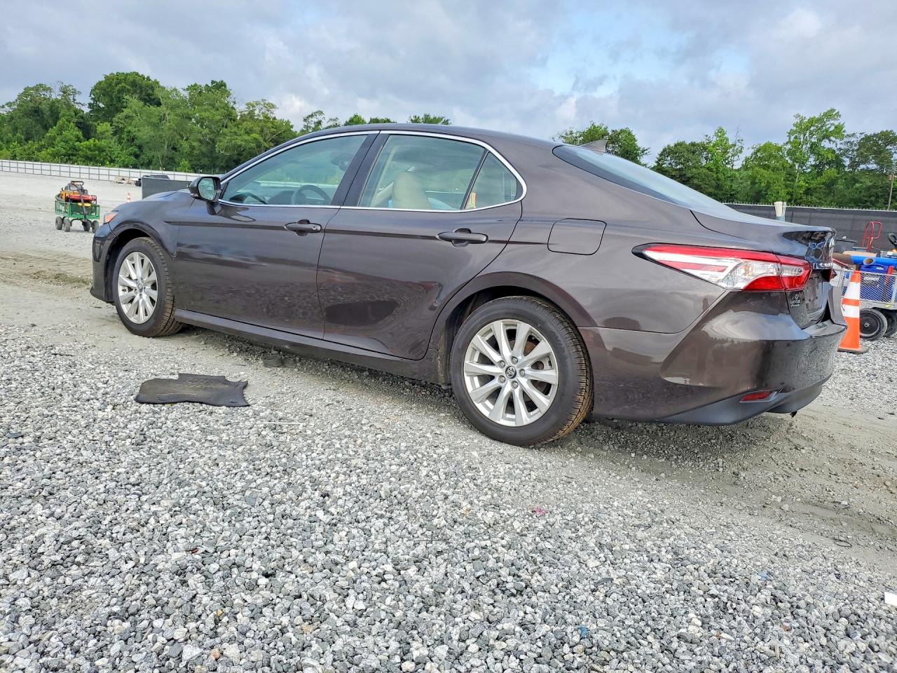 2019 TOYOTA CAMRY LE — снимка 2