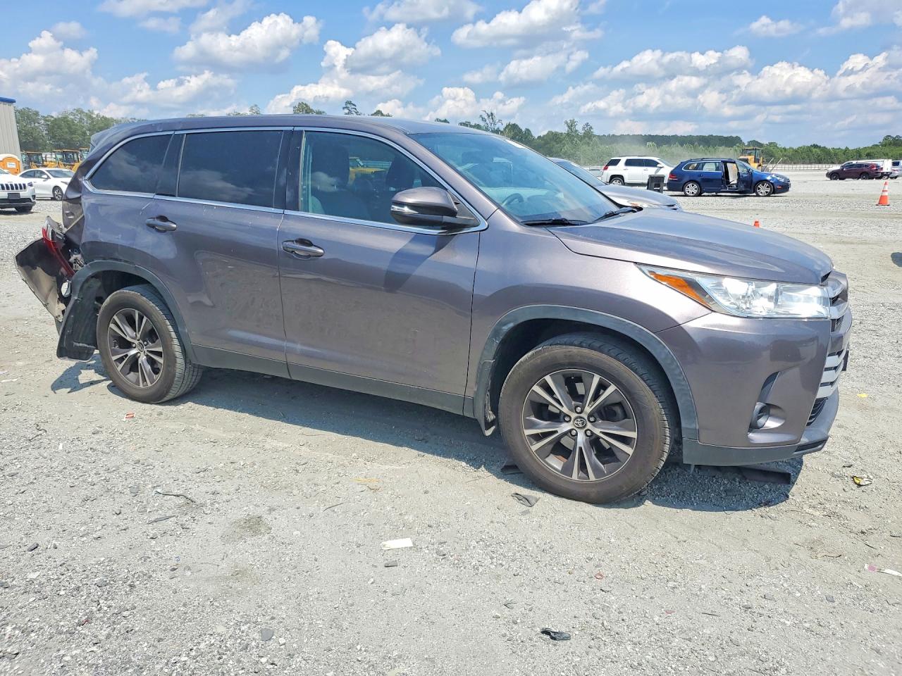 2019 TOYOTA HIGHLANDER LE — снимка 4