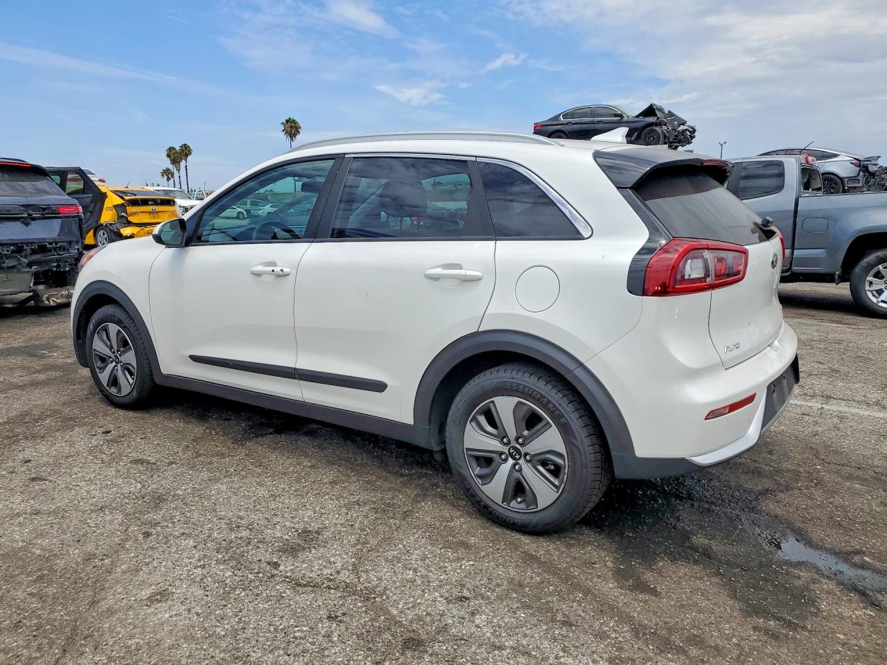 2018 KIA NIRO LX — снимка 2