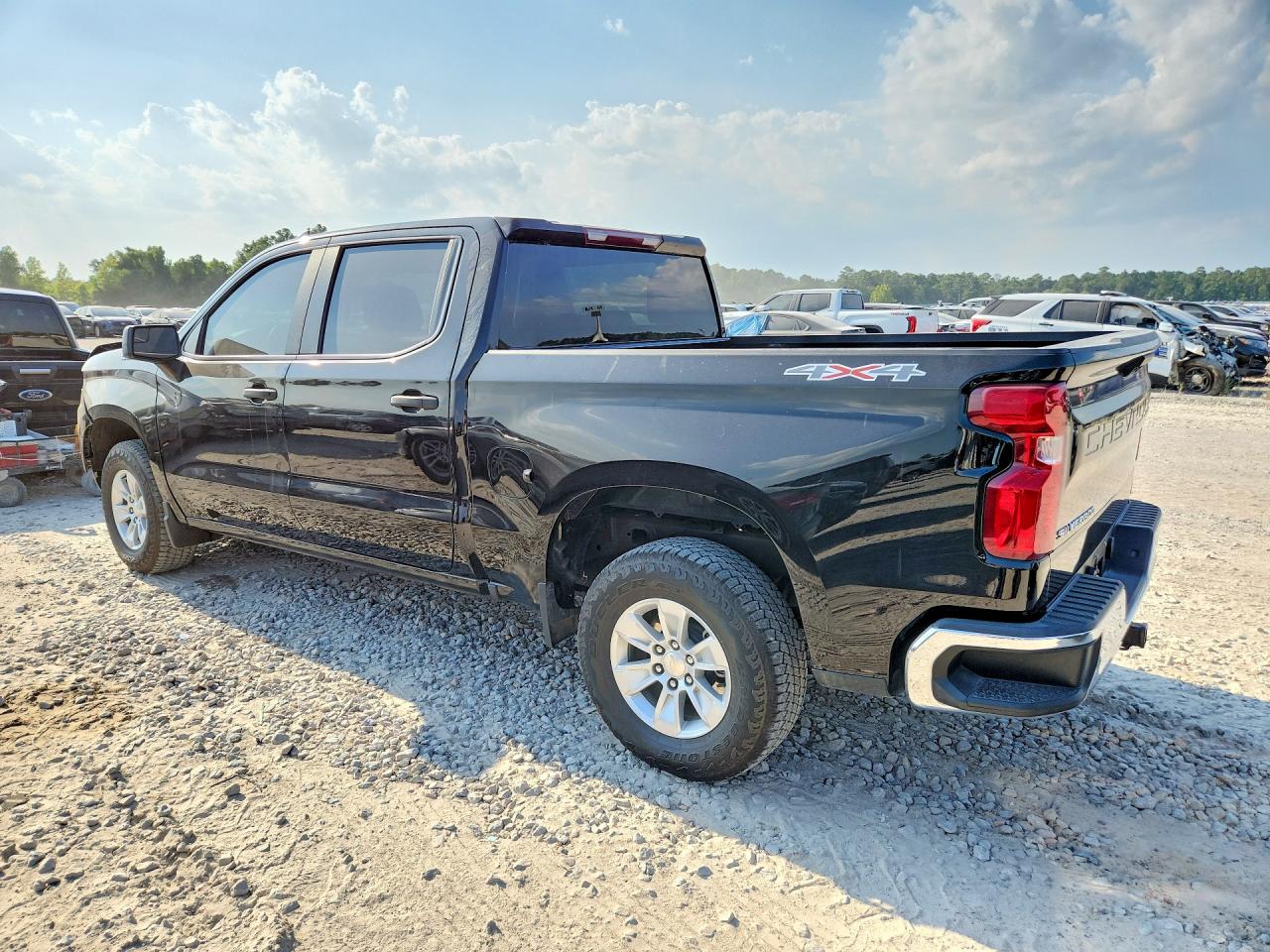 2024 CHEVROLET SILVERADO K1500 — снимка 2