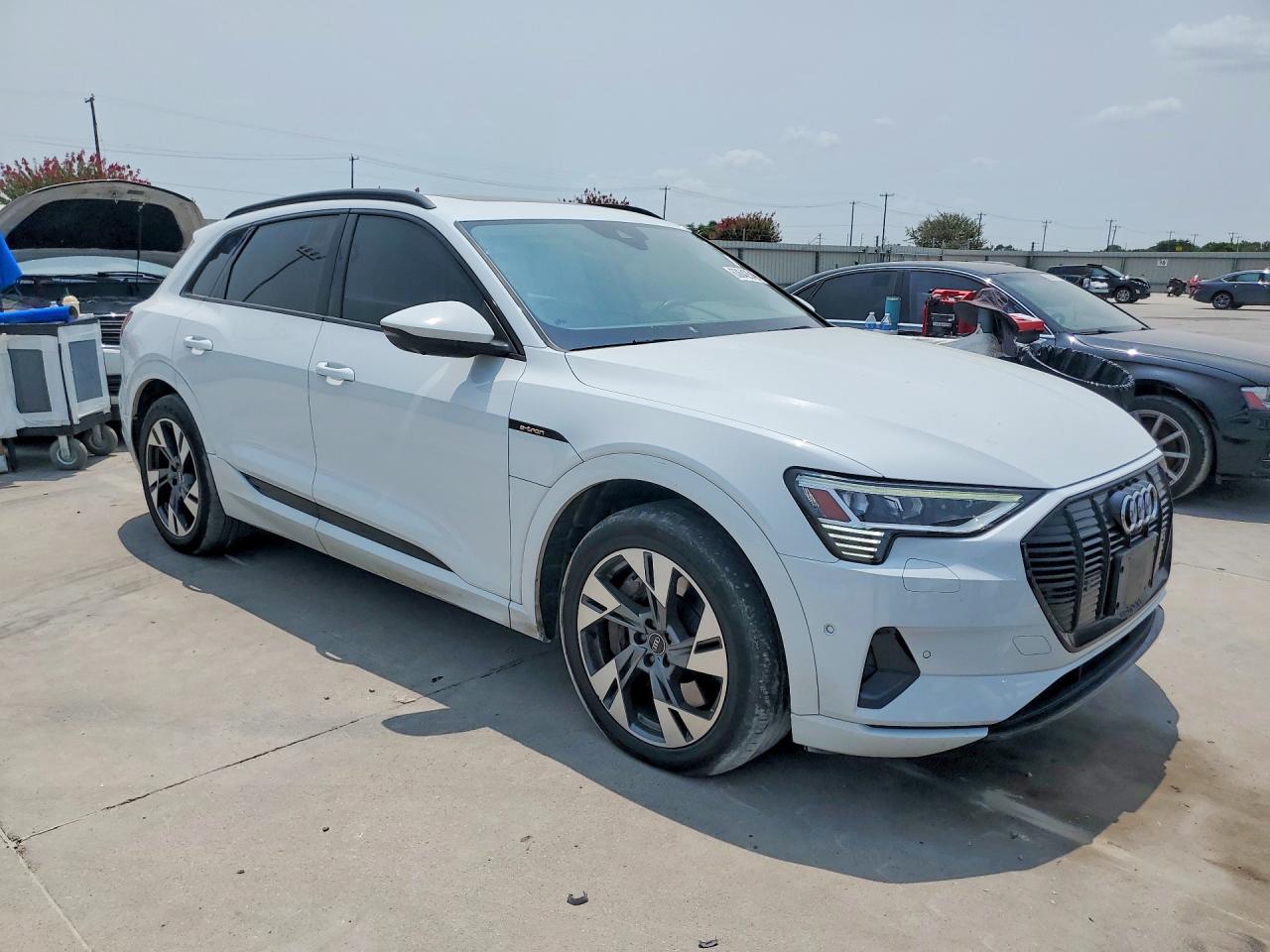 2022 AUDI E-TRON PREMIUM — снимка 4