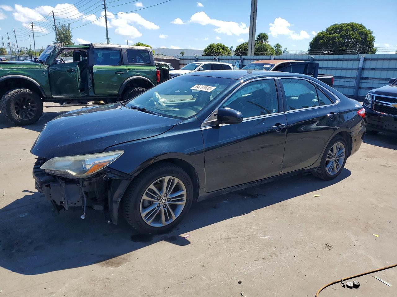 2015 TOYOTA CAMRY SE