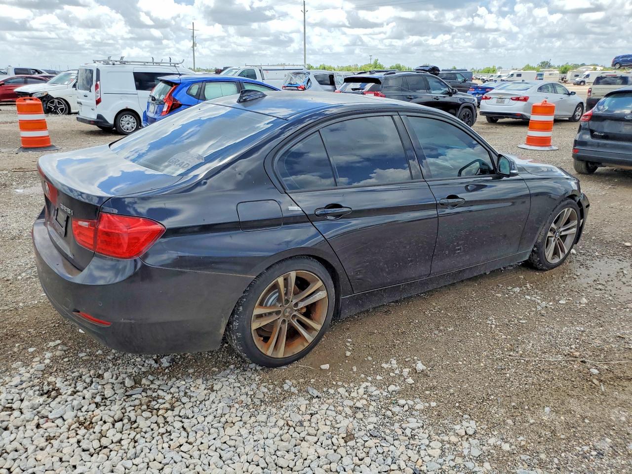 2015 BMW 328 I — снимка 3