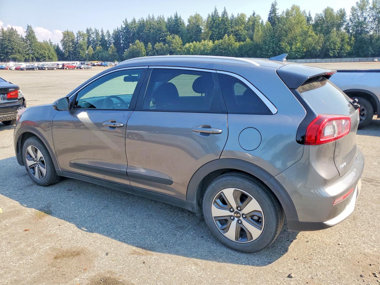 2017 KIA NIRO LX — снимка 2