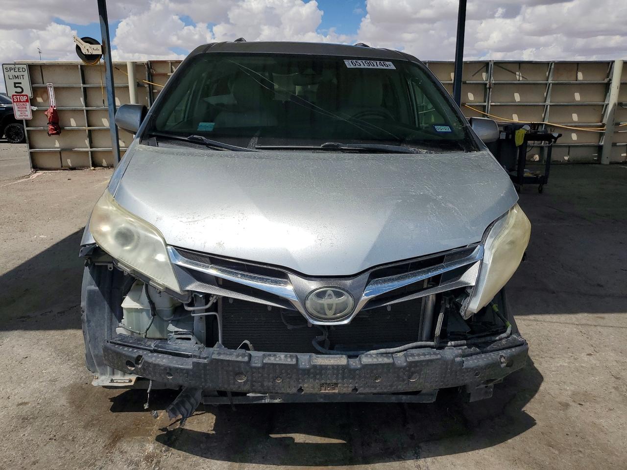 2019 TOYOTA SIENNA XLE 8-PASSENGER — снимка 5