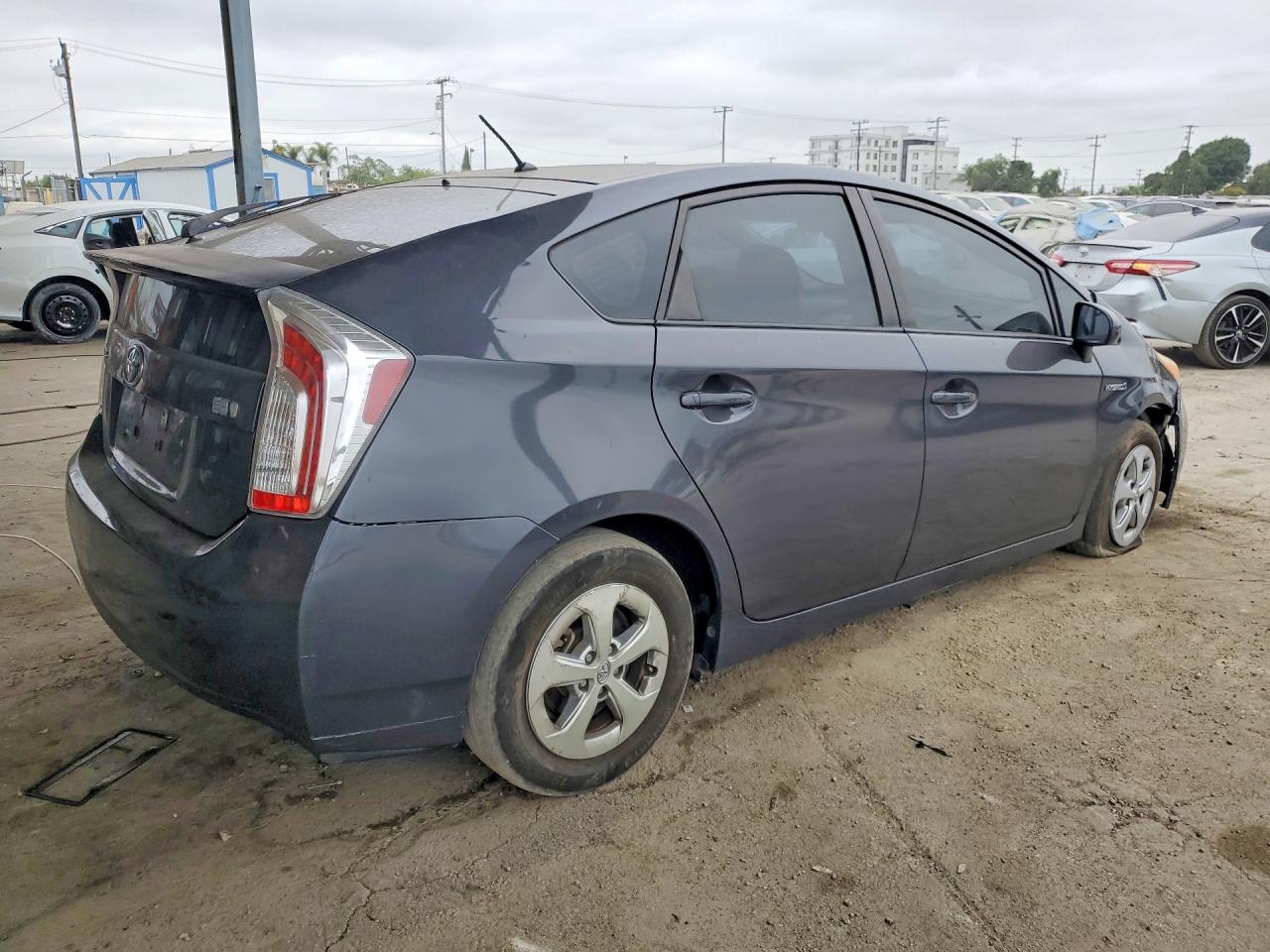 2015 TOYOTA PRIUS TWO — снимка 3
