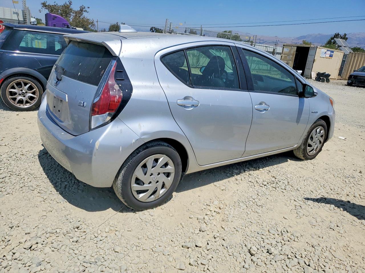2015 TOYOTA PRIUS C TWO — снимка 3