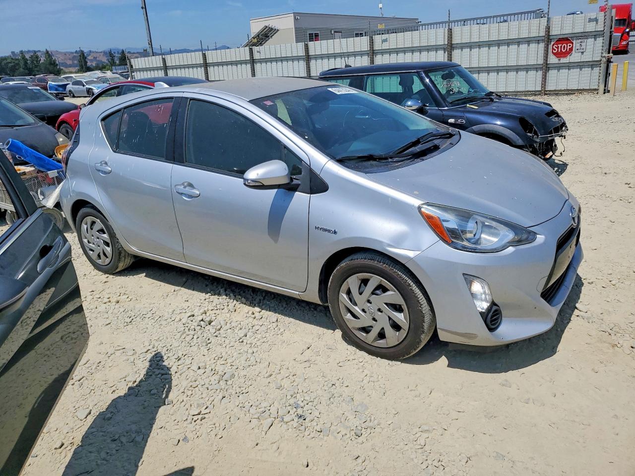 2015 TOYOTA PRIUS C TWO — снимка 4