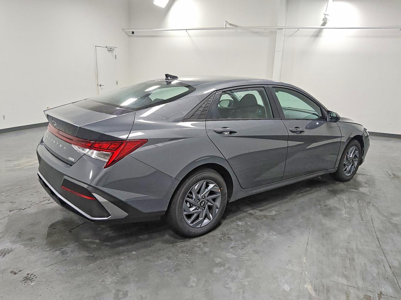 2026 HYUNDAI ELANTRA HYBRID BLUE — снимка 3