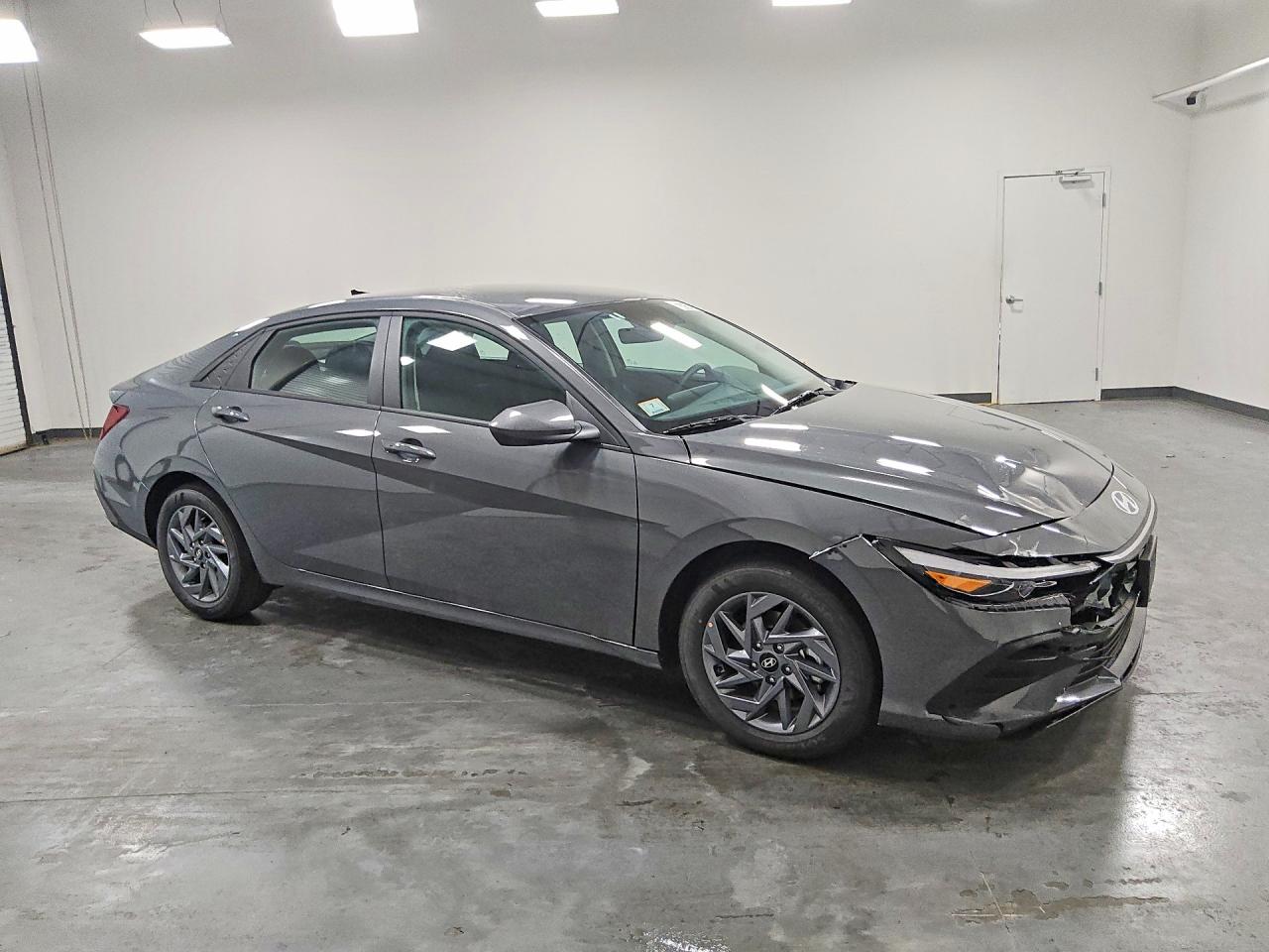 2026 HYUNDAI ELANTRA HYBRID BLUE — снимка 4