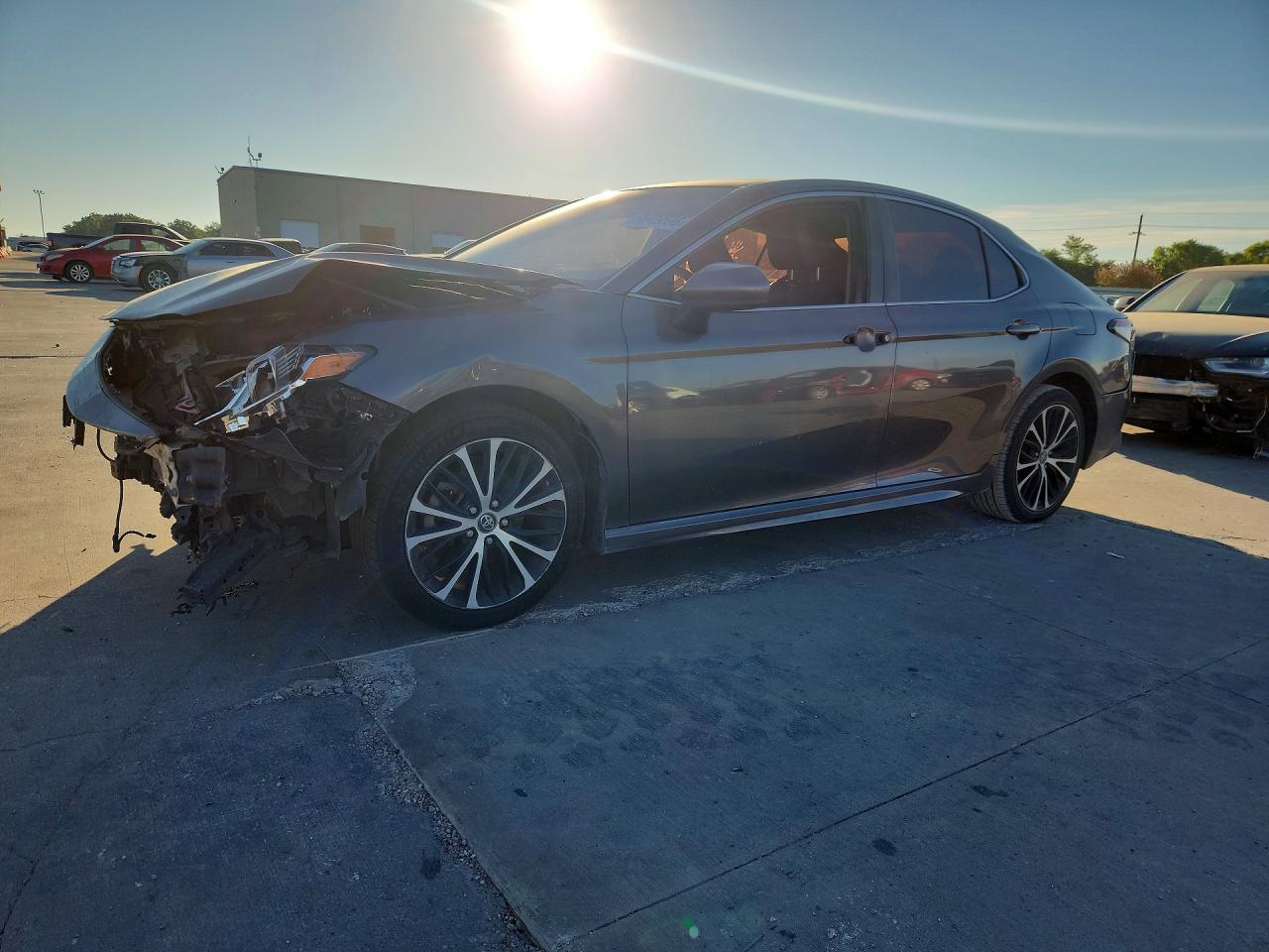 2019 TOYOTA CAMRY SE