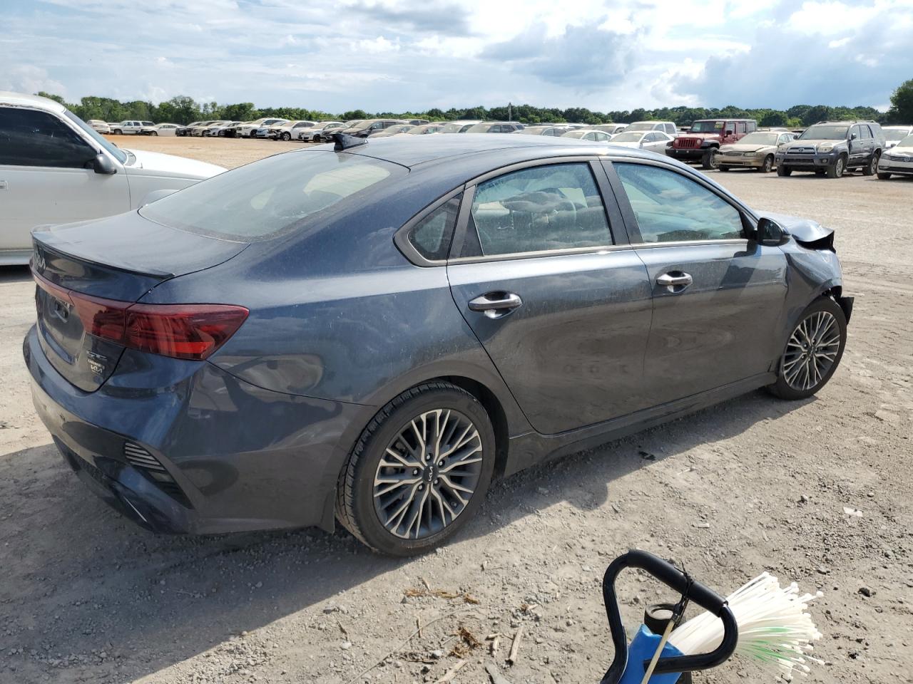 2023 KIA FORTE GT LINE — снимка 3