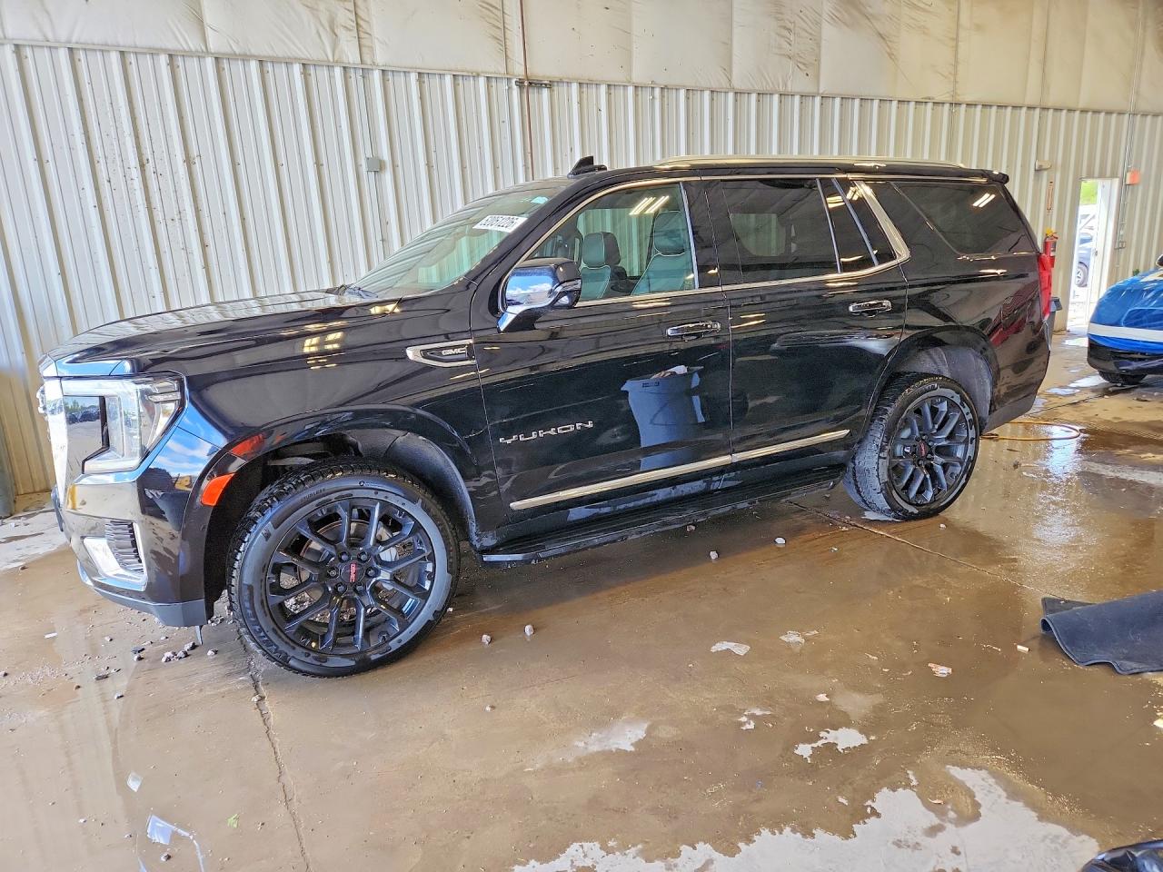 2023 GMC YUKON SLT
