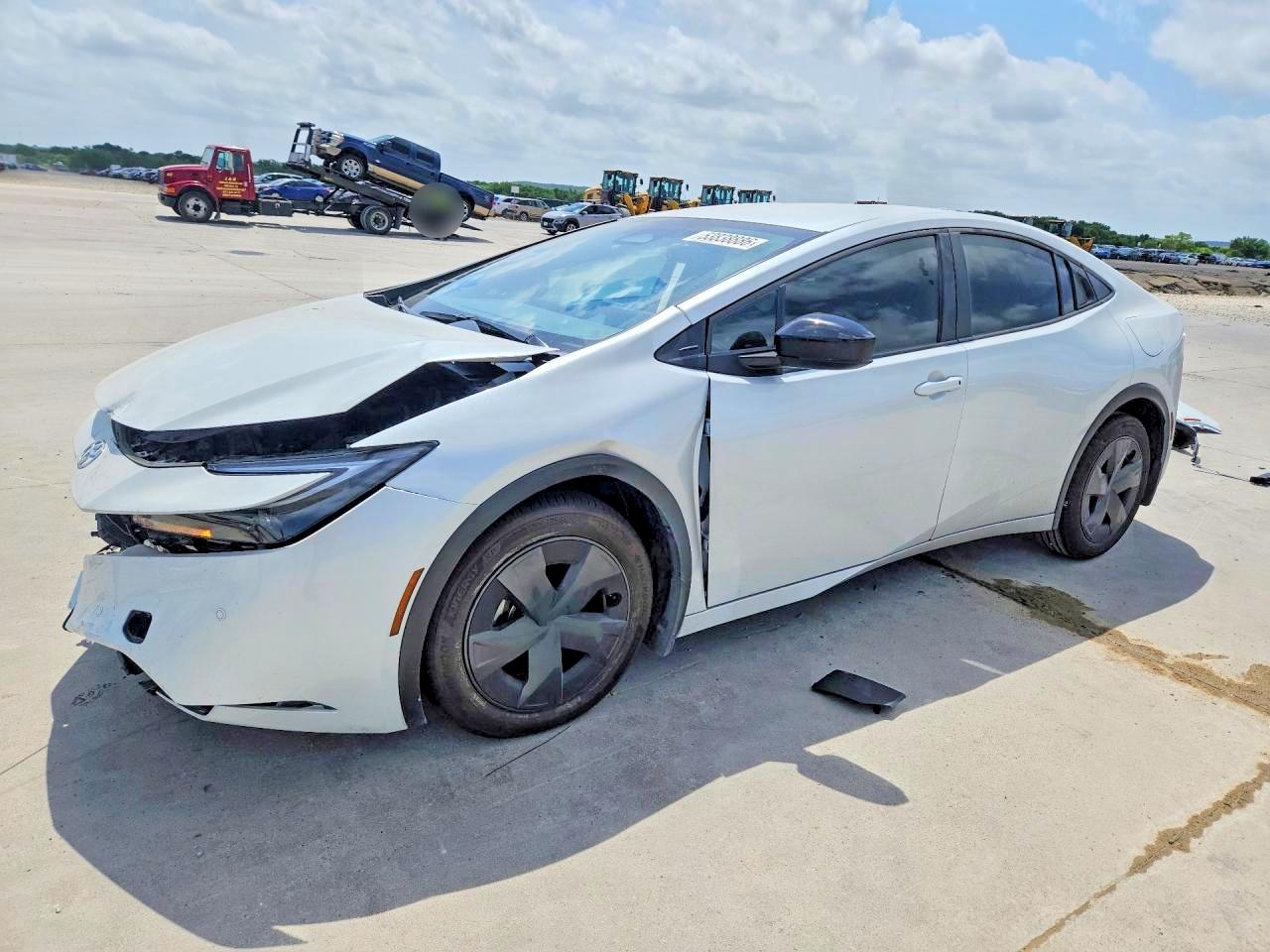 2025 TOYOTA PRIUS LE