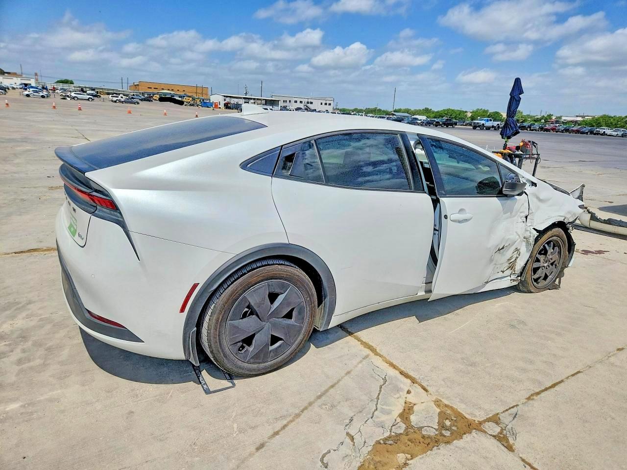 2025 TOYOTA PRIUS LE — снимка 3