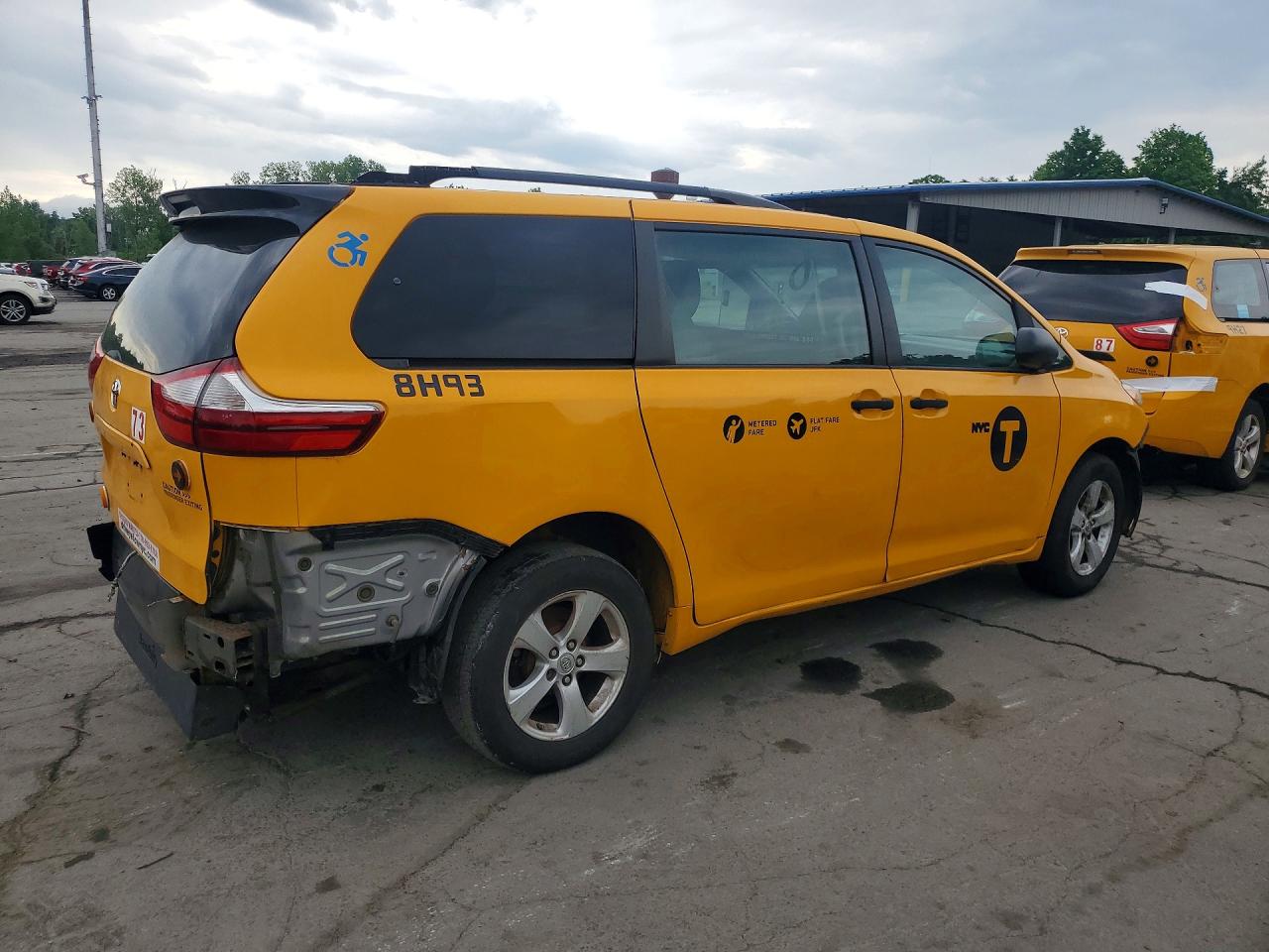 2016 TOYOTA SIENNA LE — снимка 3