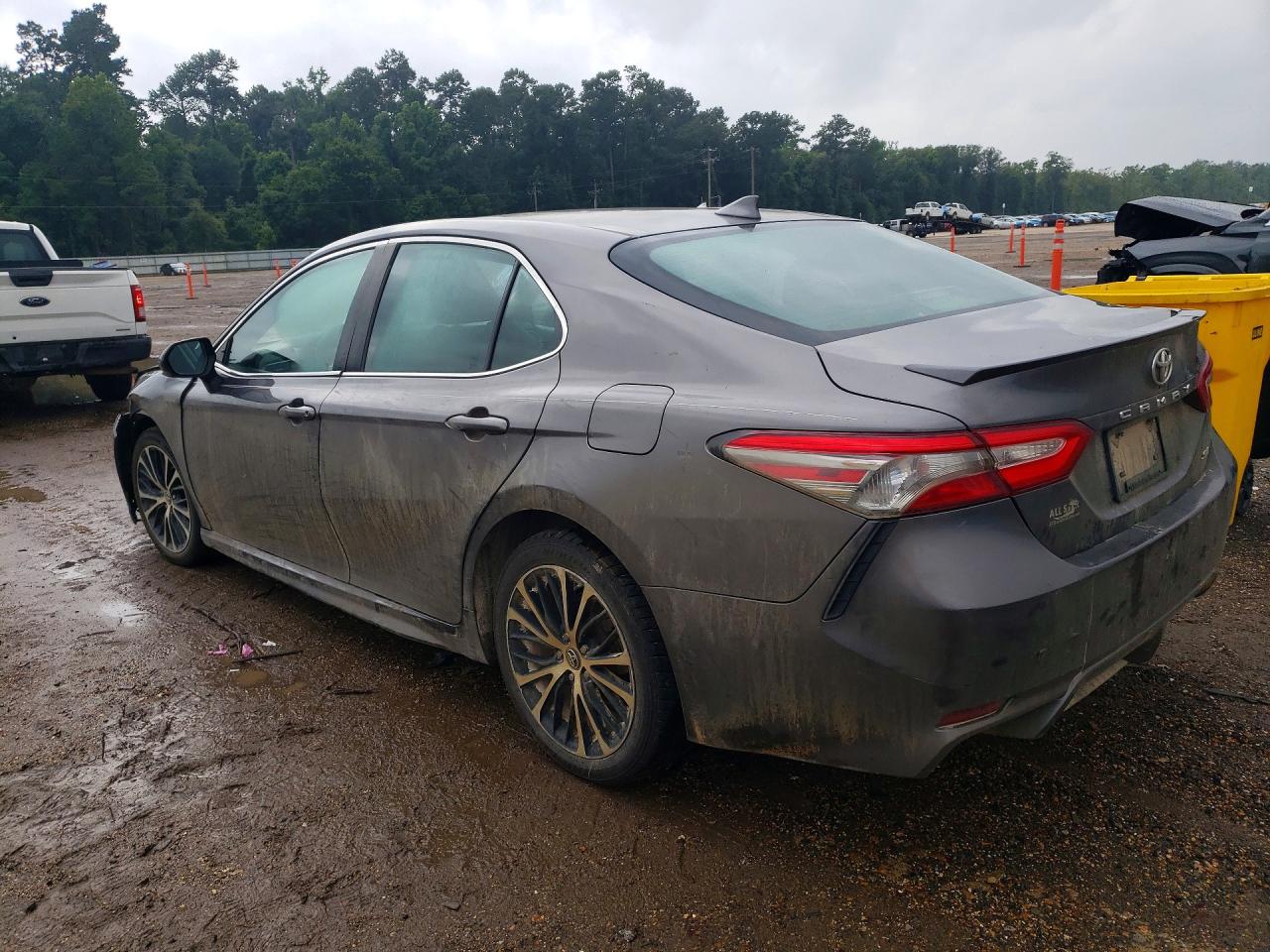 2019 TOYOTA CAMRY SE — снимка 2
