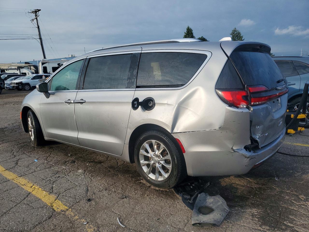 2021 CHRYSLER PACIFICA TOURING L — снимка 2
