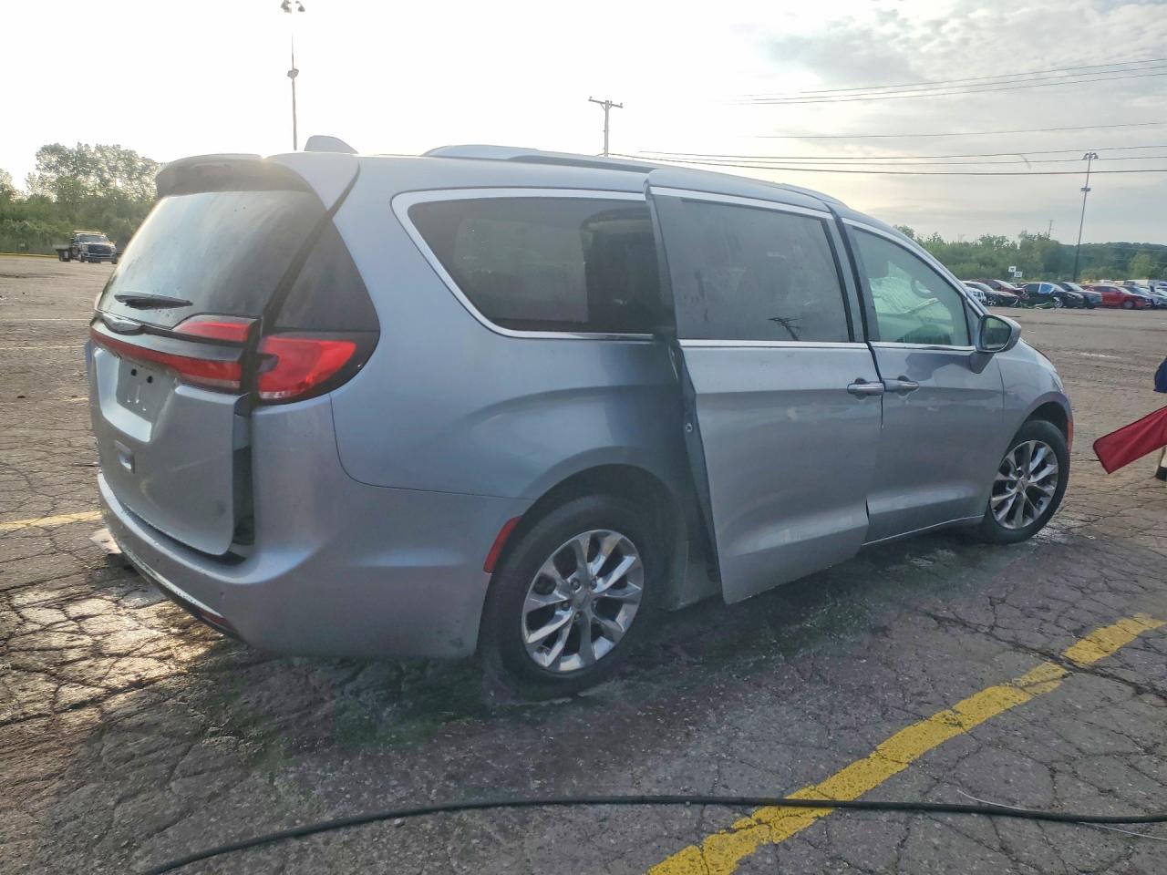 2021 CHRYSLER PACIFICA TOURING L — снимка 3