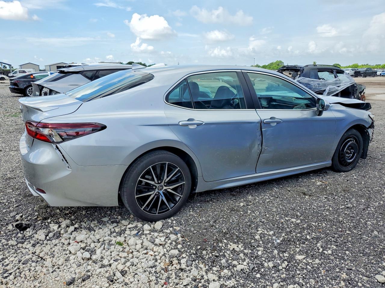 2024 TOYOTA CAMRY SE — снимка 3