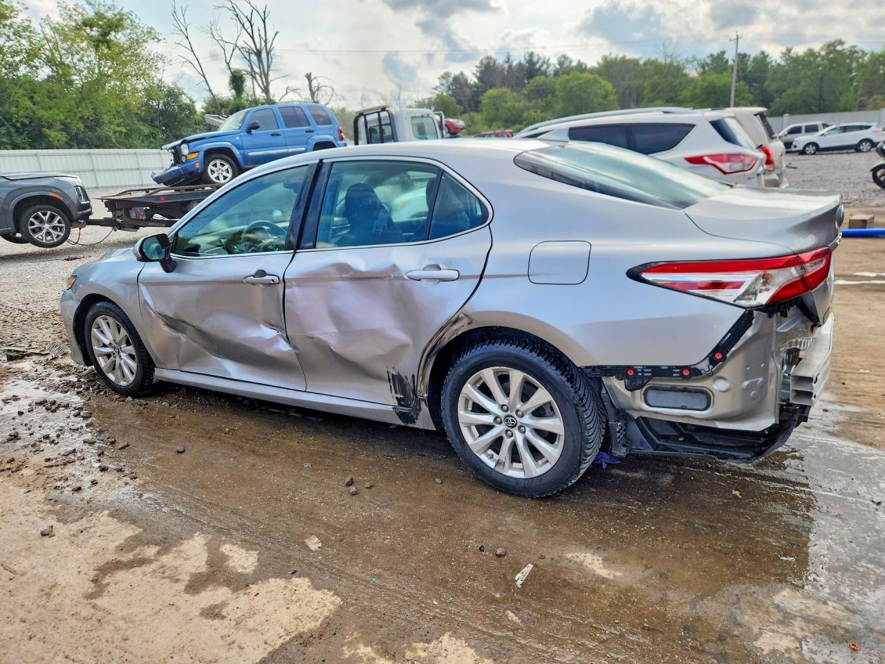 2019 TOYOTA CAMRY LE — снимка 2