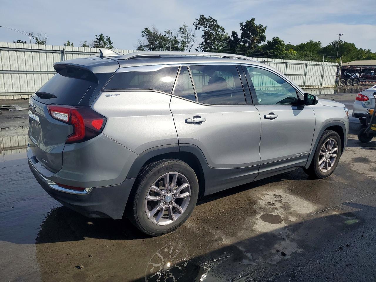 2023 GMC TERRAIN SLT — снимка 3