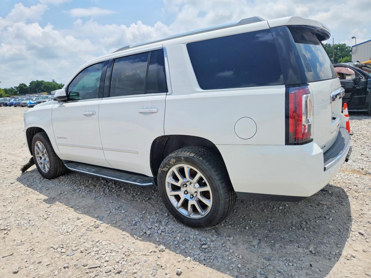 2017 GMC YUKON DENALI — снимка 2
