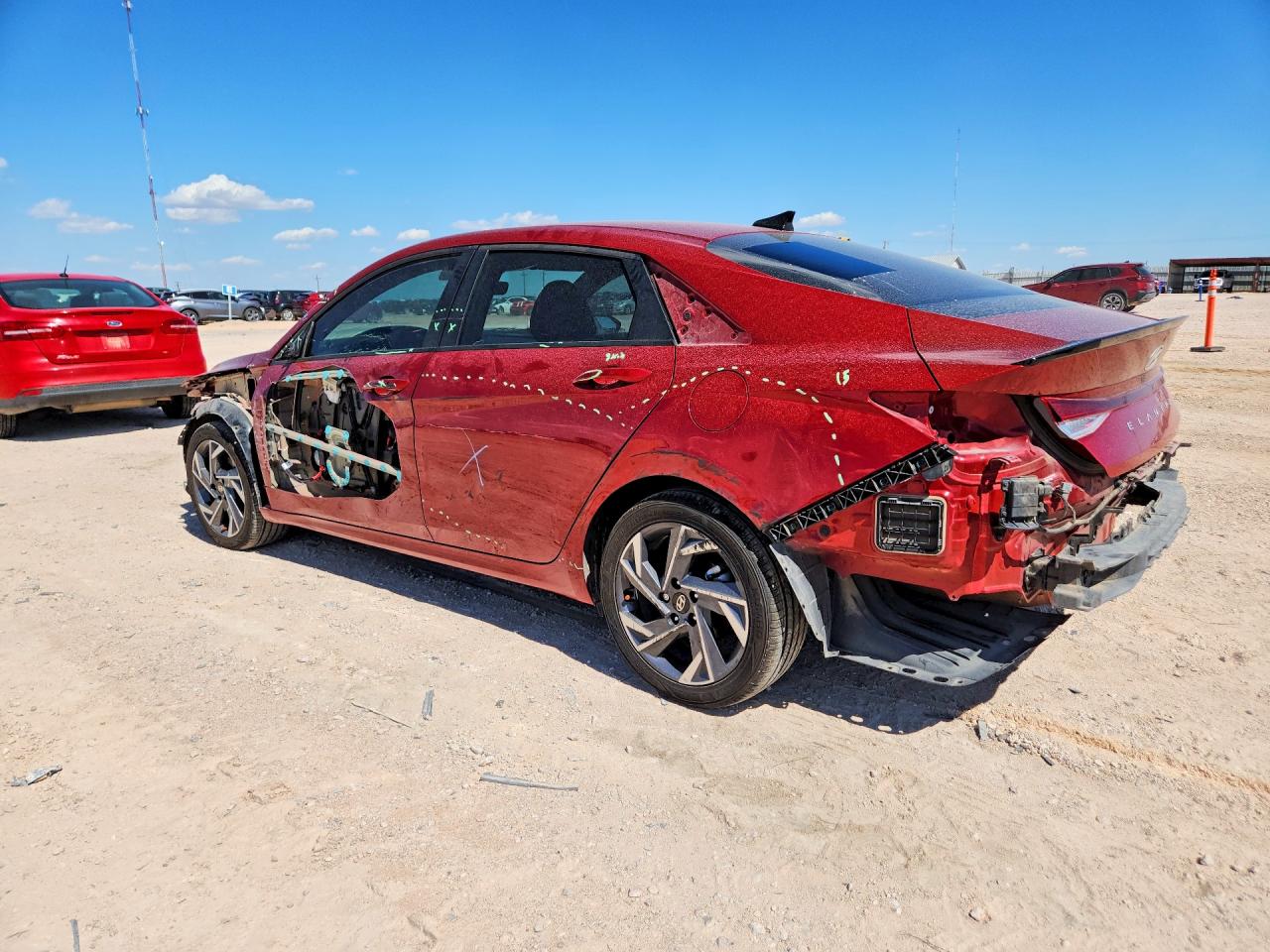 2025 HYUNDAI ELANTRA SEL SPORT — снимка 2