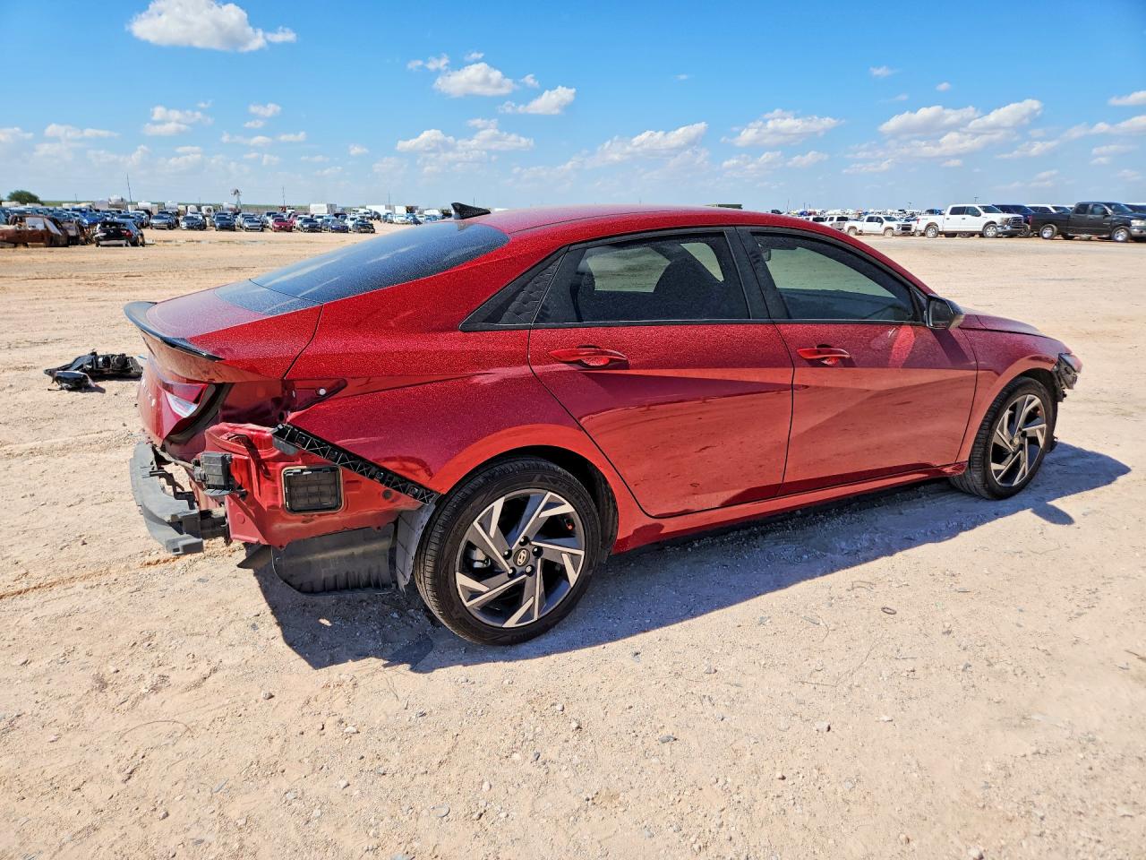 2025 HYUNDAI ELANTRA SEL SPORT — снимка 3