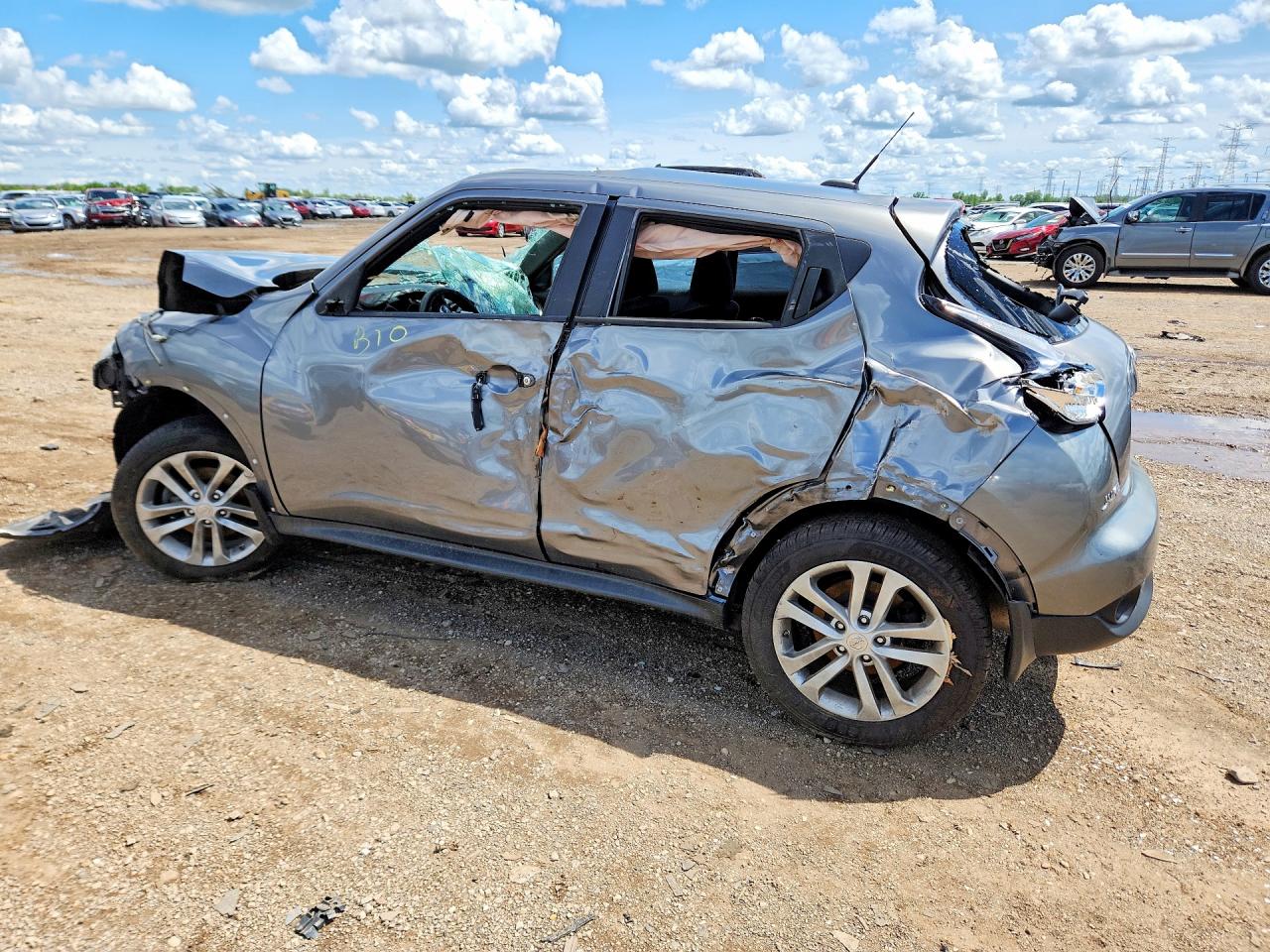 2016 NISSAN JUKE SV — снимка 2