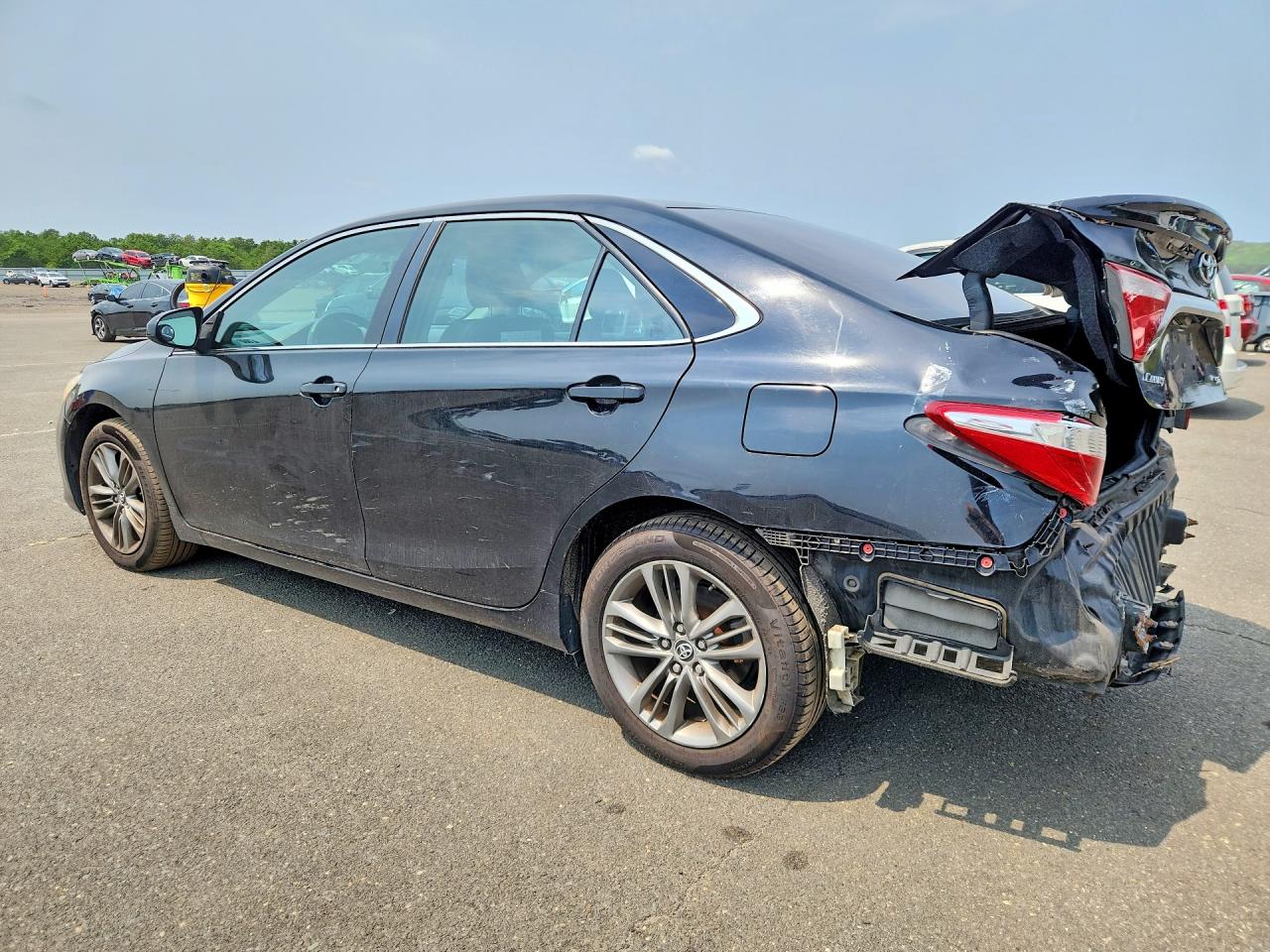 2015 TOYOTA CAMRY SE — снимка 2
