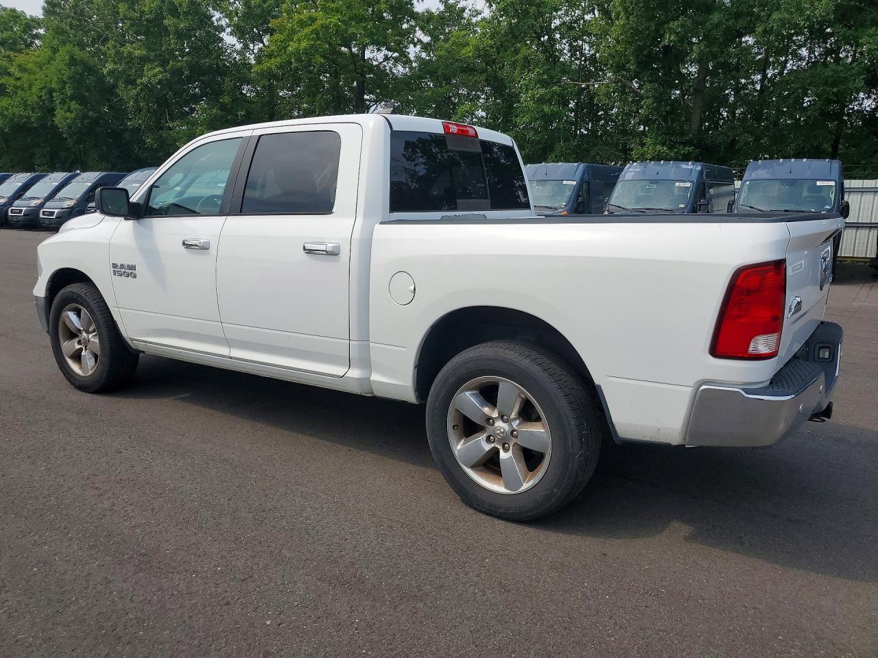 2017 RAM 1500 SLT — снимка 2