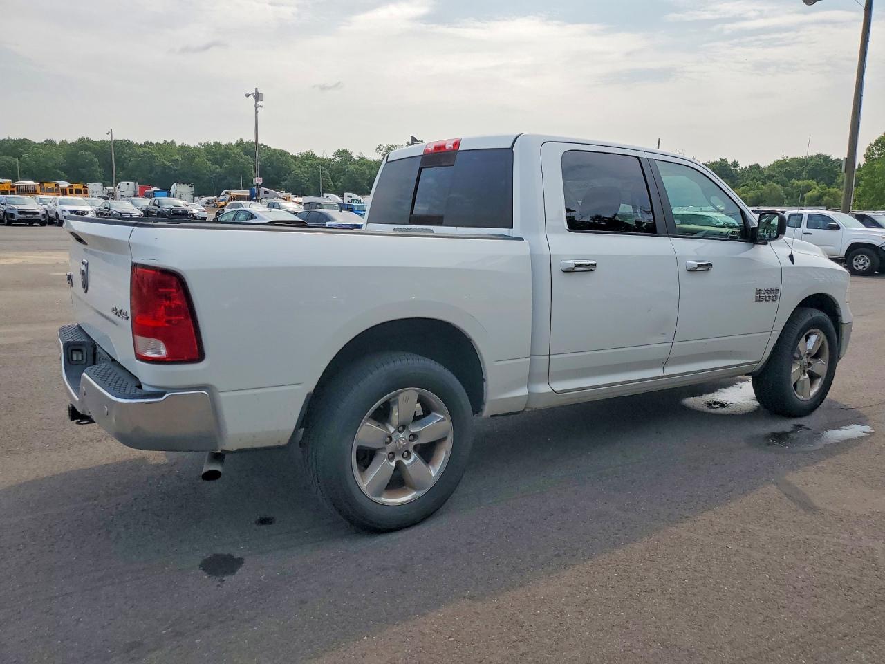 2017 RAM 1500 SLT — снимка 3