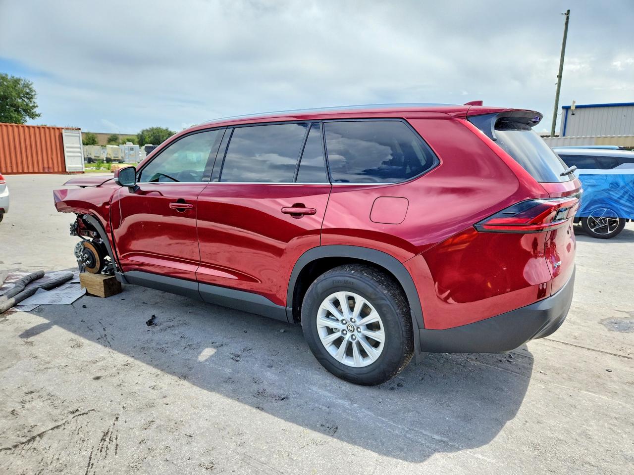 2026 TOYOTA GRAND HIGHLANDER XLE — photo 2
