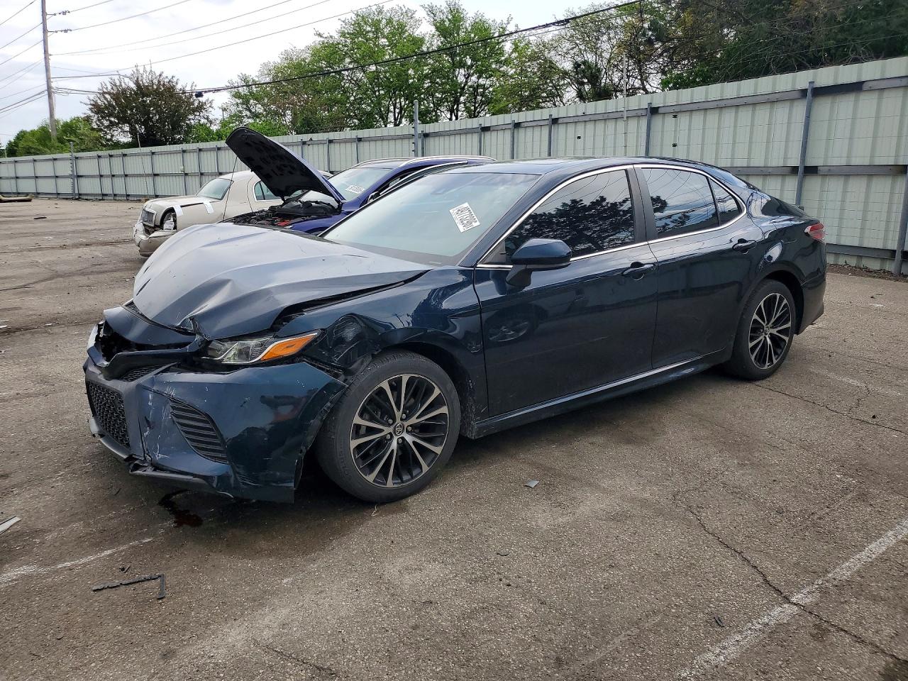 2018 TOYOTA CAMRY SE