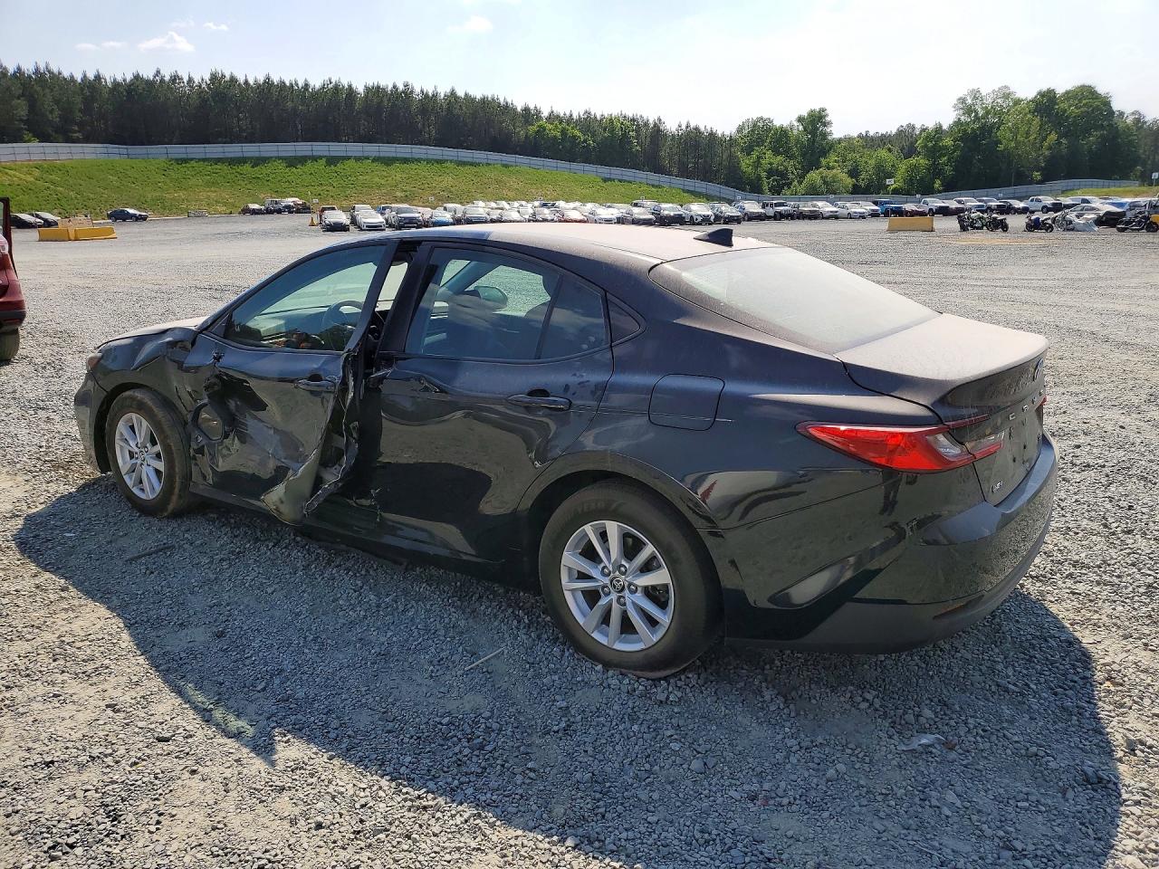 2025 TOYOTA CAMRY LE — снимка 2