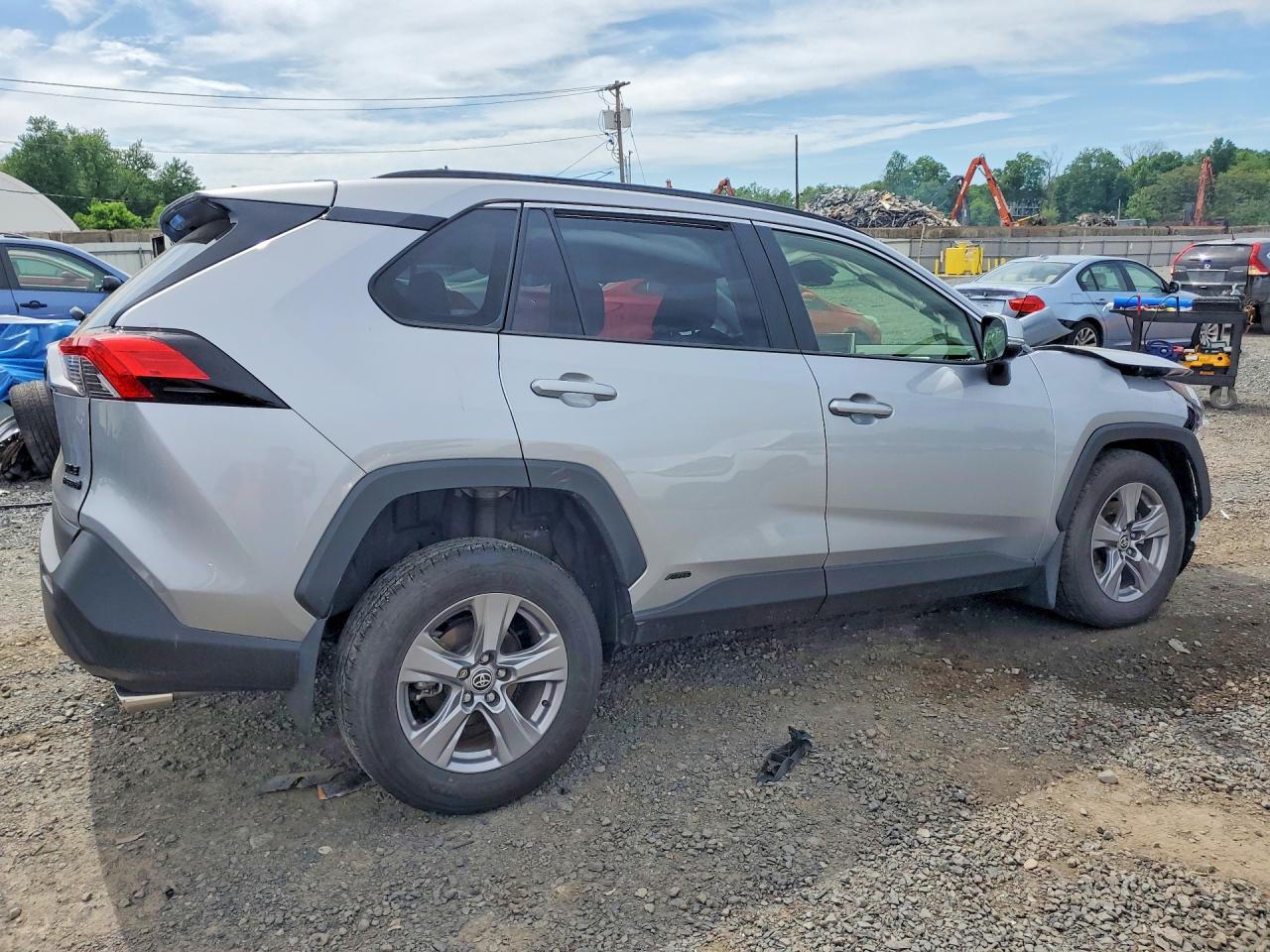 2024 TOYOTA RAV4 HYBRID XLE — снимка 3