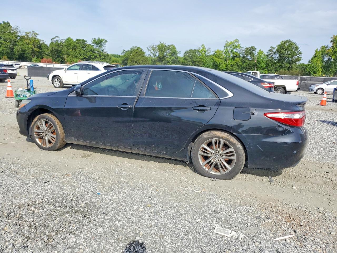 2017 TOYOTA CAMRY SE — снимка 2