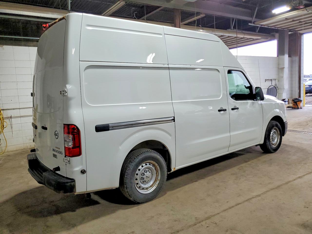 2015 NISSAN NV 2500 — снимка 3