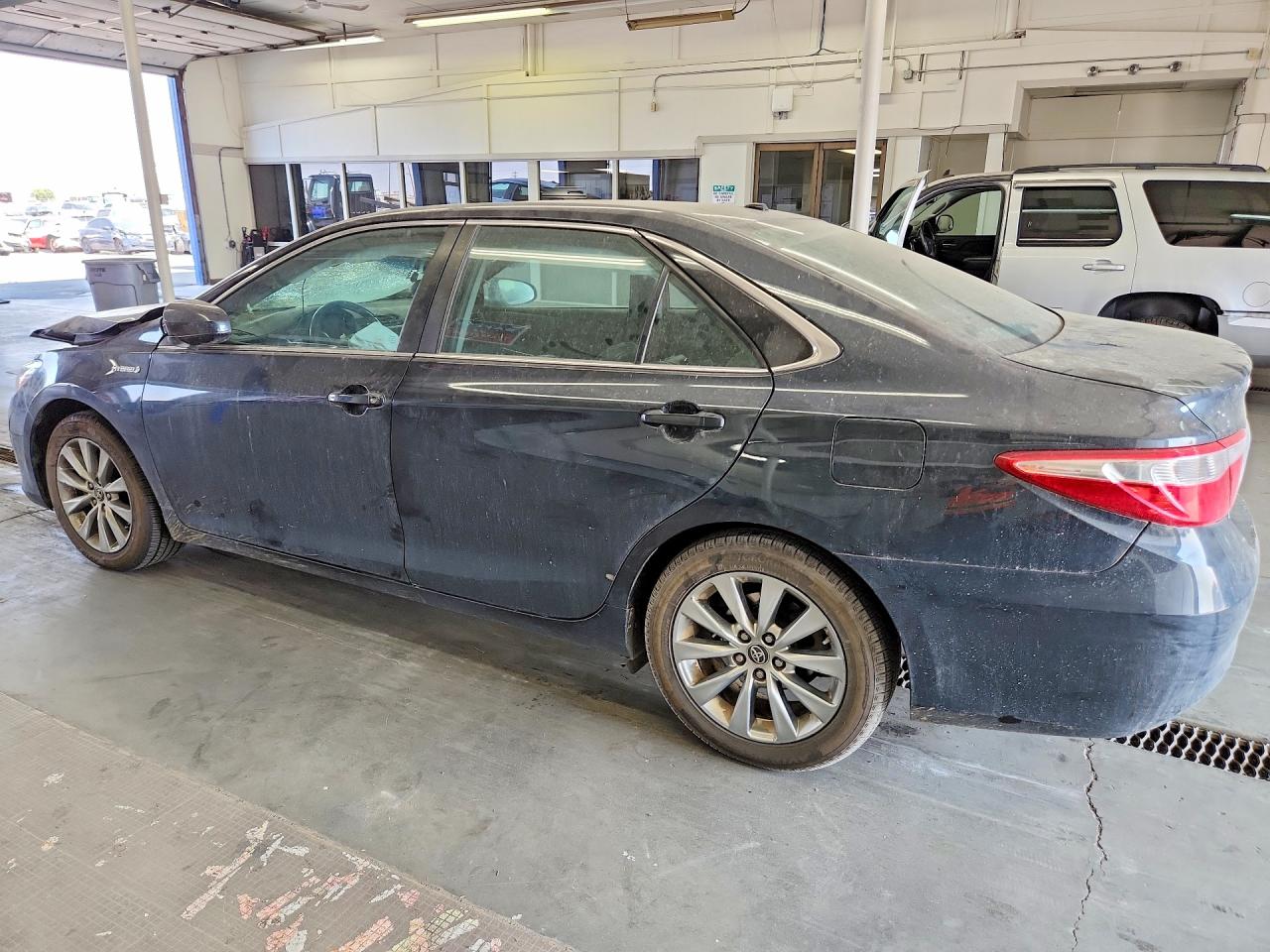 2016 TOYOTA CAMRY HYBRID XLE — снимка 2