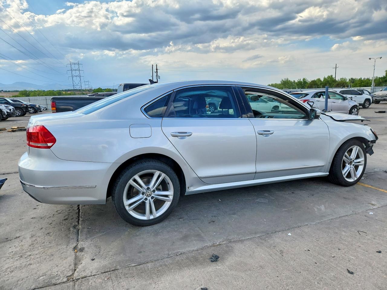2015 VOLKSWAGEN PASSAT SEL — снимка 3